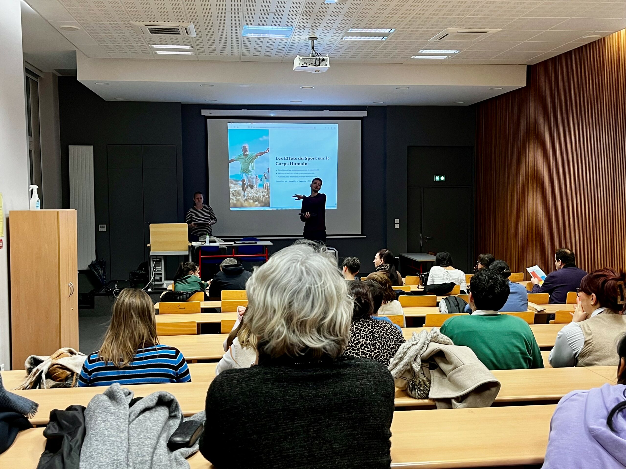 Lire la suite à propos de l’article Les bienfaits de l’activité physique : une conférence au Centre Scolaire Déborde