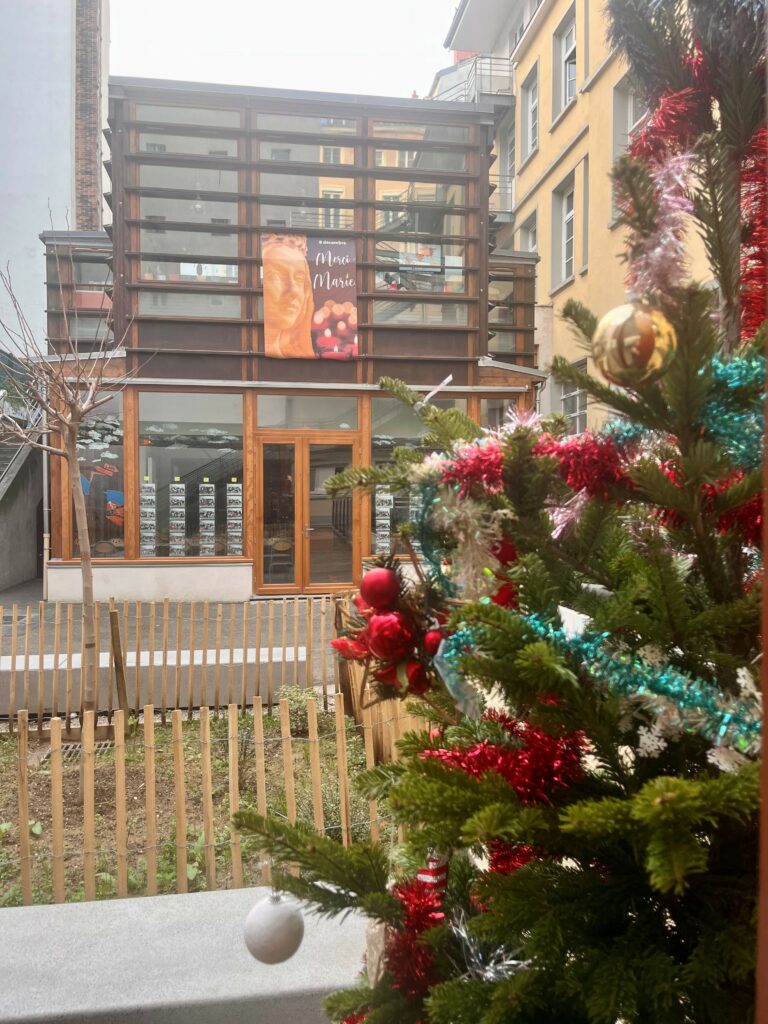 Vivre l’Avent au Centre Scolaire Déborde : célébration, partage et solidarité